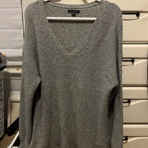 american eagle grey v-neck sweater
